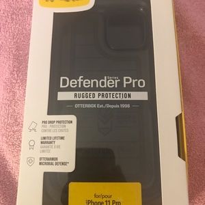 Otter Box iPhone 11 Case Defender Series Pro